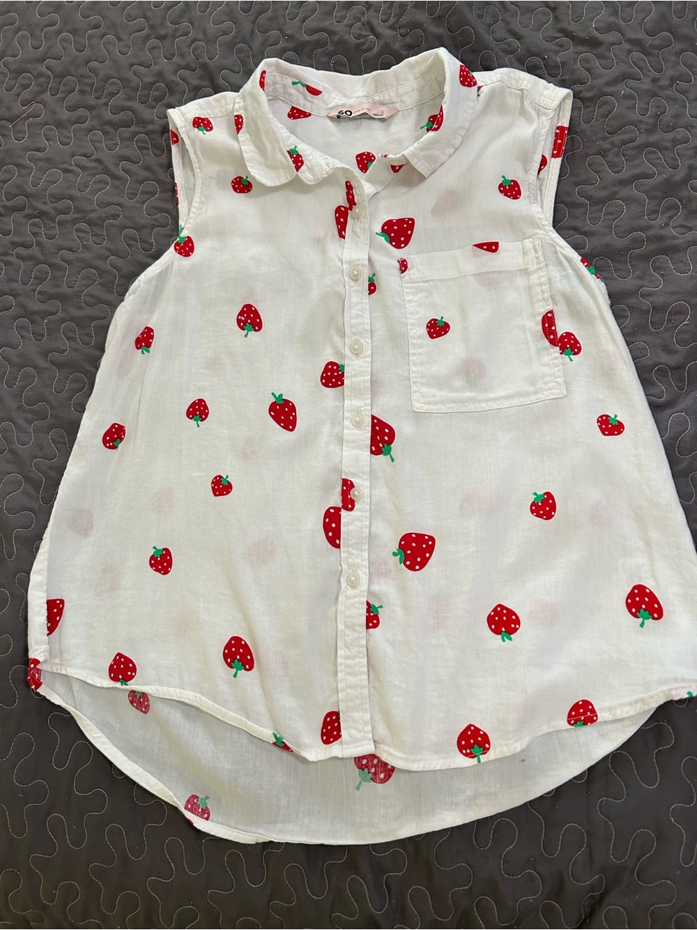 SO junior Strawberry Print Sleeveless Button-Up Top